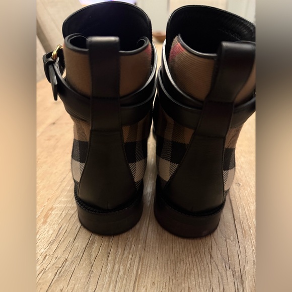 BURBERRY Pryle House Check & Leather Equestrian Ankle Boots 39.5 / 9 - Picture 7 of 15